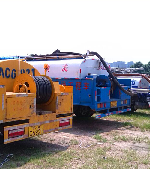 高壓清洗、吸污設(shè)備車(chē)